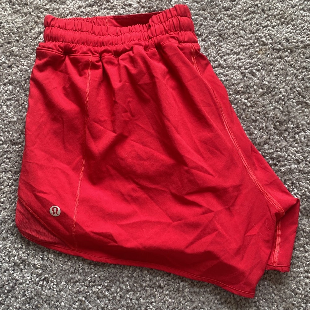 AUTHENTIC lulu lemon hotty hot shorts